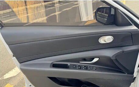 Hyundai Elantra, 2023 год, 1 350 000 рублей, 8 фотография