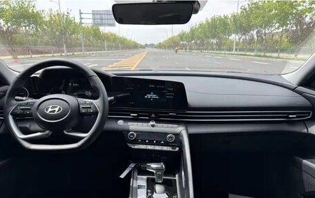 Hyundai Elantra, 2023 год, 1 350 000 рублей, 9 фотография