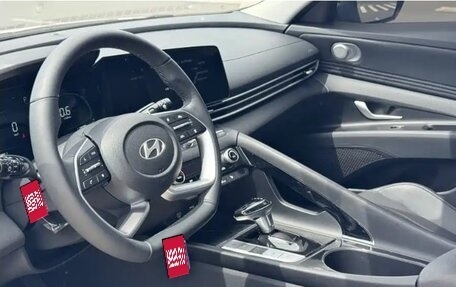 Hyundai Elantra, 2023 год, 1 350 000 рублей, 10 фотография