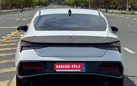 Hyundai Elantra, 2023 год, 1 350 000 рублей, 4 фотография