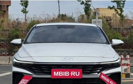 Hyundai Elantra, 2023 год, 1 350 000 рублей, 3 фотография