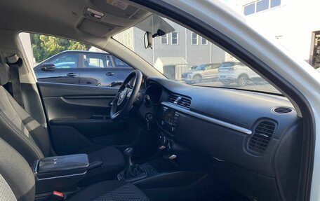 KIA Rio IV, 2018 год, 1 200 000 рублей, 13 фотография