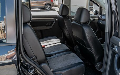 Volkswagen Touran III, 2010 год, 820 000 рублей, 11 фотография