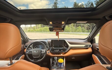 Toyota Highlander, 2021 год, 4 400 000 рублей, 2 фотография