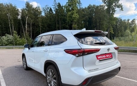 Toyota Highlander, 2021 год, 4 400 000 рублей, 7 фотография