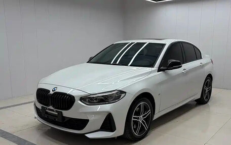BMW 1 серия, 2022 год, 1 900 000 рублей, 1 фотография