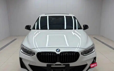 BMW 1 серия, 2022 год, 1 900 000 рублей, 3 фотография