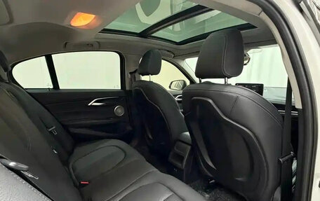 BMW 1 серия, 2022 год, 1 900 000 рублей, 12 фотография