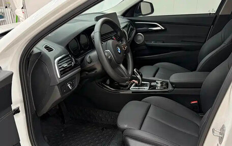 BMW 1 серия, 2022 год, 1 900 000 рублей, 16 фотография