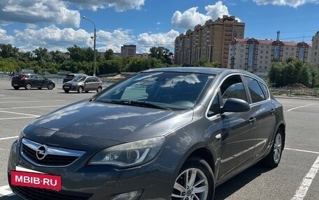 Opel Astra J, 2011 год, 530 000 рублей, 2 фотография