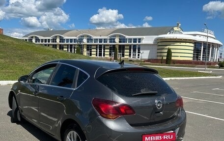 Opel Astra J, 2011 год, 530 000 рублей, 3 фотография
