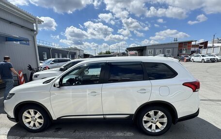 Mitsubishi Outlander III рестайлинг 3, 2017 год, 1 900 000 рублей, 8 фотография
