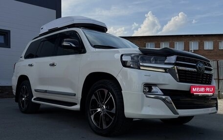 Toyota Land Cruiser 200, 2020 год, 10 800 000 рублей, 3 фотография