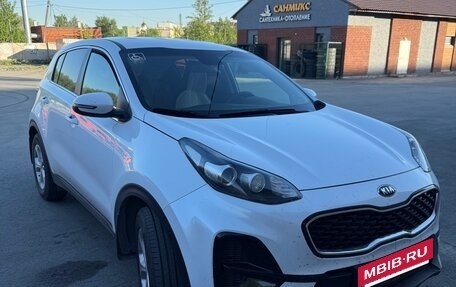 KIA Sportage IV рестайлинг, 2018 год, 2 050 000 рублей, 3 фотография