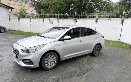 Hyundai Solaris II рестайлинг, 2019 год, 1 030 000 рублей, 3 фотография
