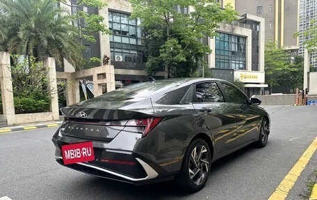 Hyundai Elantra, 2024 год, 1 300 000 рублей, 7 фотография