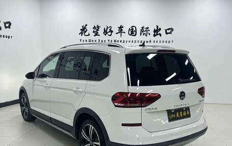 Volkswagen Touran III, 2023 год, 2 040 285 рублей, 5 фотография
