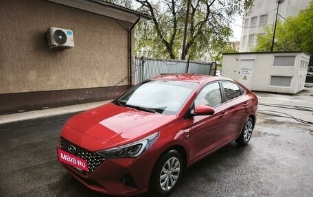 Hyundai Solaris II рестайлинг, 2021 год, 1 400 000 рублей, 3 фотография