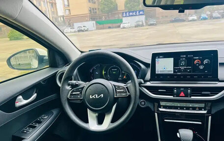 KIA K3, 2023 год, 1 699 000 рублей, 9 фотография