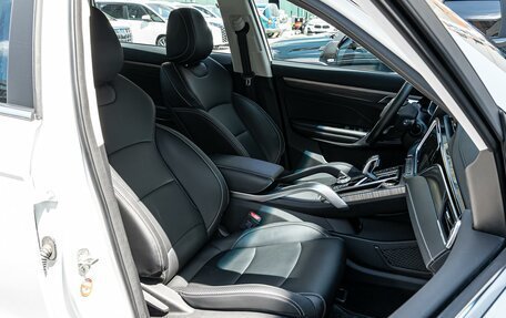 Geely Atlas, 2023 год, 1 870 000 рублей, 8 фотография