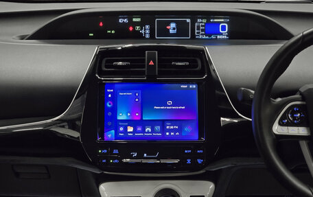 Toyota Prius IV XW50, 2018 год, 1 750 000 рублей, 13 фотография