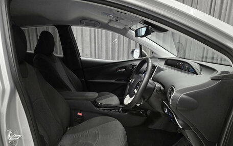 Toyota Prius IV XW50, 2018 год, 1 750 000 рублей, 10 фотография