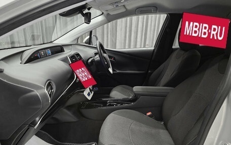 Toyota Prius IV XW50, 2018 год, 1 750 000 рублей, 14 фотография