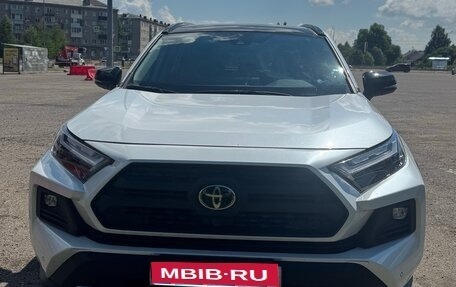 Toyota RAV4, 2024 год, 4 050 000 рублей, 1 фотография