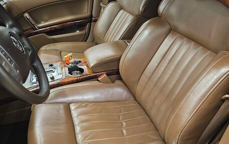Volkswagen Phaeton I рестайлинг, 2013 год, 2 900 000 рублей, 11 фотография