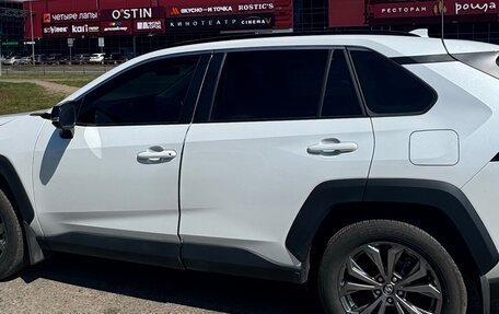 Toyota RAV4, 2024 год, 4 050 000 рублей, 7 фотография