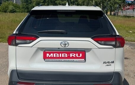 Toyota RAV4, 2024 год, 4 050 000 рублей, 5 фотография