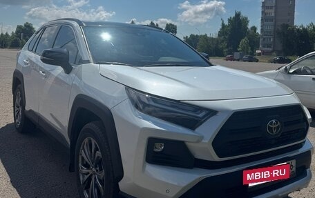 Toyota RAV4, 2024 год, 4 050 000 рублей, 2 фотография