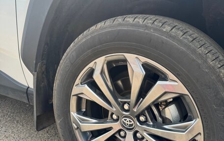 Toyota RAV4, 2024 год, 4 050 000 рублей, 25 фотография