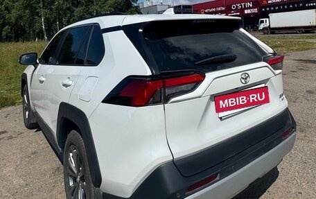 Toyota RAV4, 2024 год, 4 050 000 рублей, 22 фотография