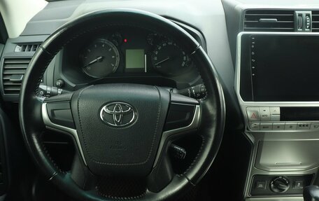 Toyota Land Cruiser Prado 150 рестайлинг 2, 2021 год, 5 460 000 рублей, 12 фотография
