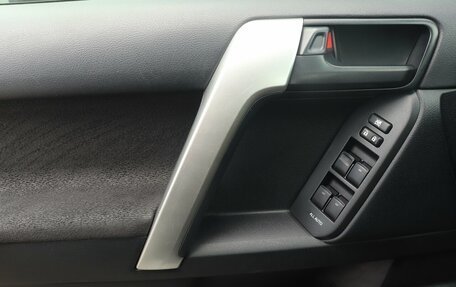 Toyota Land Cruiser Prado 150 рестайлинг 2, 2021 год, 5 460 000 рублей, 9 фотография