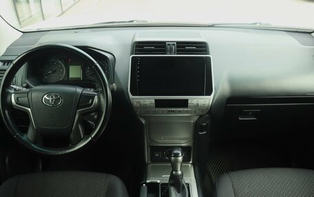 Toyota Land Cruiser Prado 150 рестайлинг 2, 2021 год, 5 460 000 рублей, 7 фотография