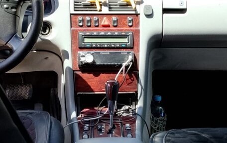 Mercedes-Benz E-Класс, 2000 год, 400 000 рублей, 6 фотография