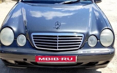 Mercedes-Benz E-Класс, 2000 год, 400 000 рублей, 2 фотография