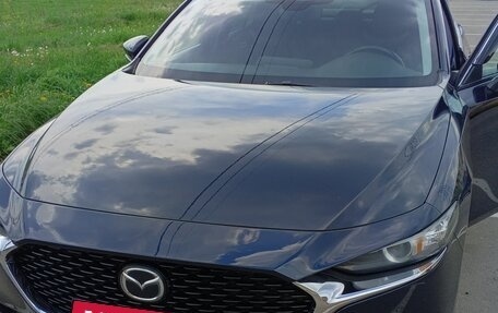 Mazda 3, 2018 год, 1 950 000 рублей, 2 фотография