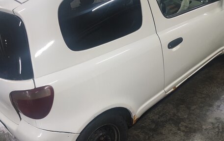 Toyota Vitz, 2000 год, 310 000 рублей, 3 фотография