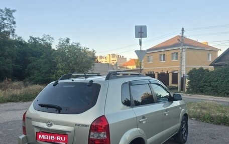 Hyundai Tucson III, 2008 год, 740 000 рублей, 2 фотография