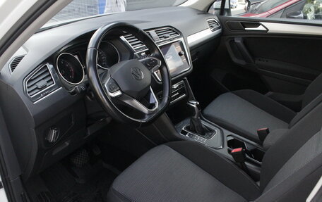 Volkswagen Tiguan II, 2021 год, 2 895 000 рублей, 8 фотография