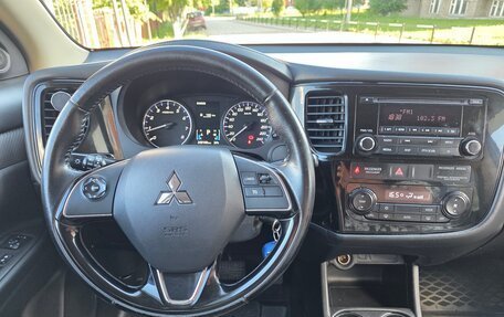 Mitsubishi Outlander III рестайлинг 3, 2015 год, 1 499 000 рублей, 19 фотография