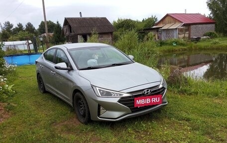 Hyundai Elantra VI рестайлинг, 2019 год, 1 380 000 рублей, 6 фотография