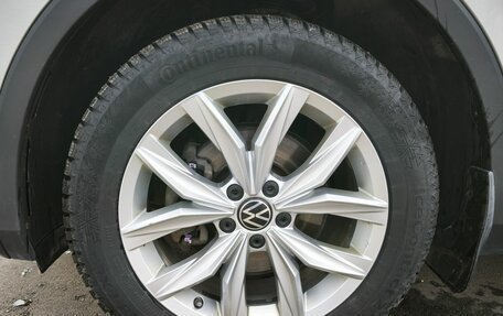 Volkswagen Tiguan II, 2018 год, 2 150 000 рублей, 10 фотография