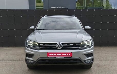 Volkswagen Tiguan II, 2018 год, 2 150 000 рублей, 2 фотография