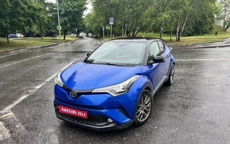 Toyota C-HR I рестайлинг, 2018 год, 1 980 000 рублей, 1 фотография