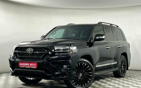 Toyota Land Cruiser 200, 2017 год, 6 948 500 рублей, 1 фотография