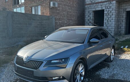 Skoda Superb III рестайлинг, 2018 год, 2 380 000 рублей, 2 фотография